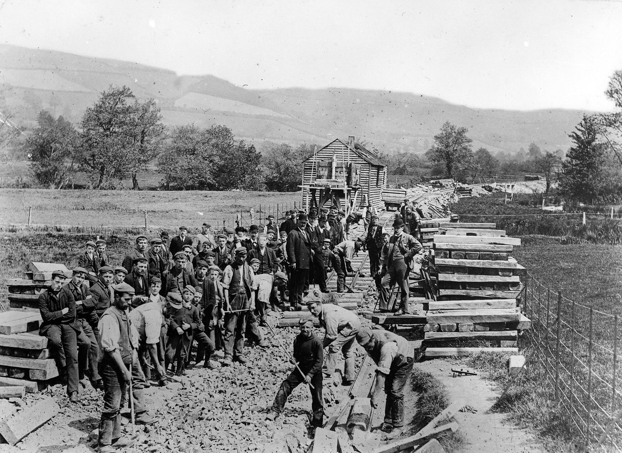 Construção da estrada de ferro Lynton und Barnstable, c.1890-98 de English Photographer