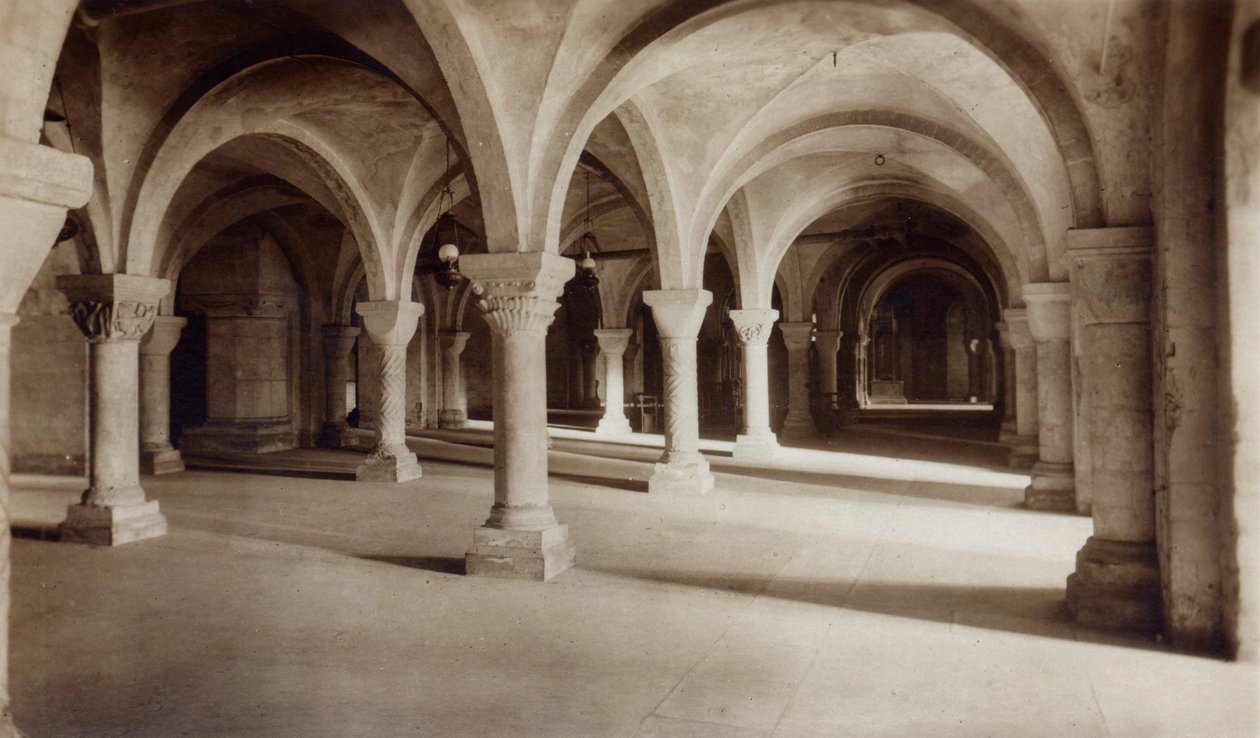 Cripta na Catedral de Canterbury, c.1920 de English Photographer
