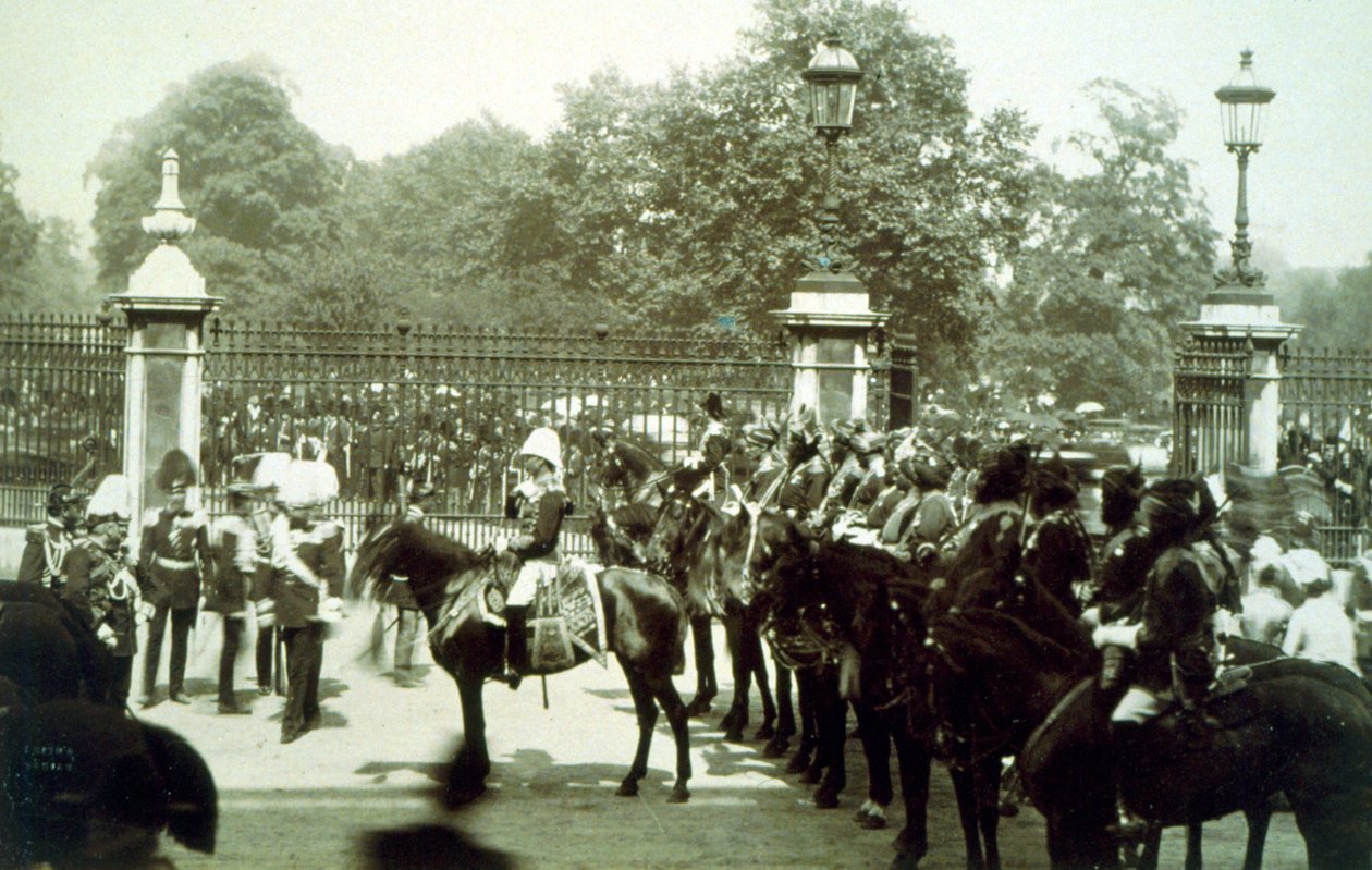 Cavalaria da Companhia das Índias Orientais no Jubileu de Ouro da Rainha Vitória, 1887 de English Photographer