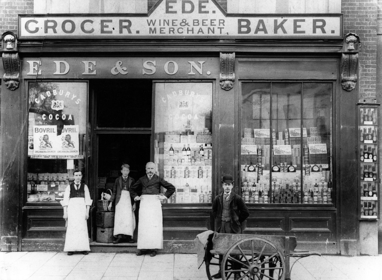 Ede and Son Mercearia, comerciante de vinho e cerveja, Baker, c.1890 de English Photographer
