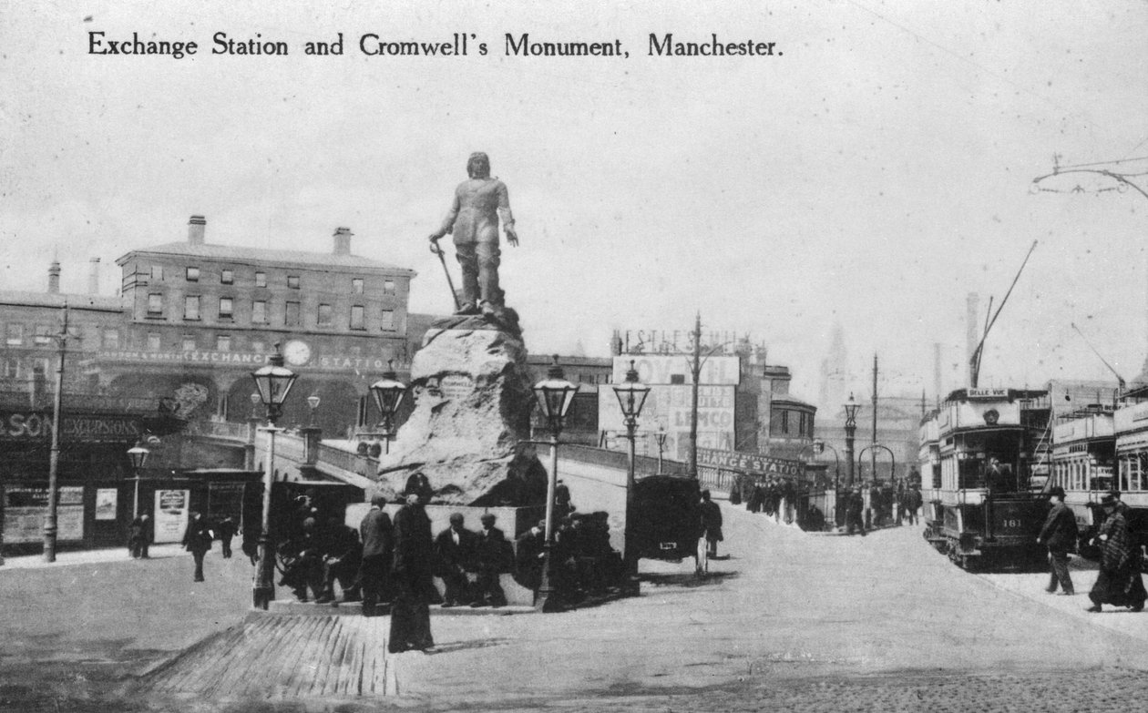 Estação de troca e monumento de Cromwell, Manchester, c.1910 de English Photographer