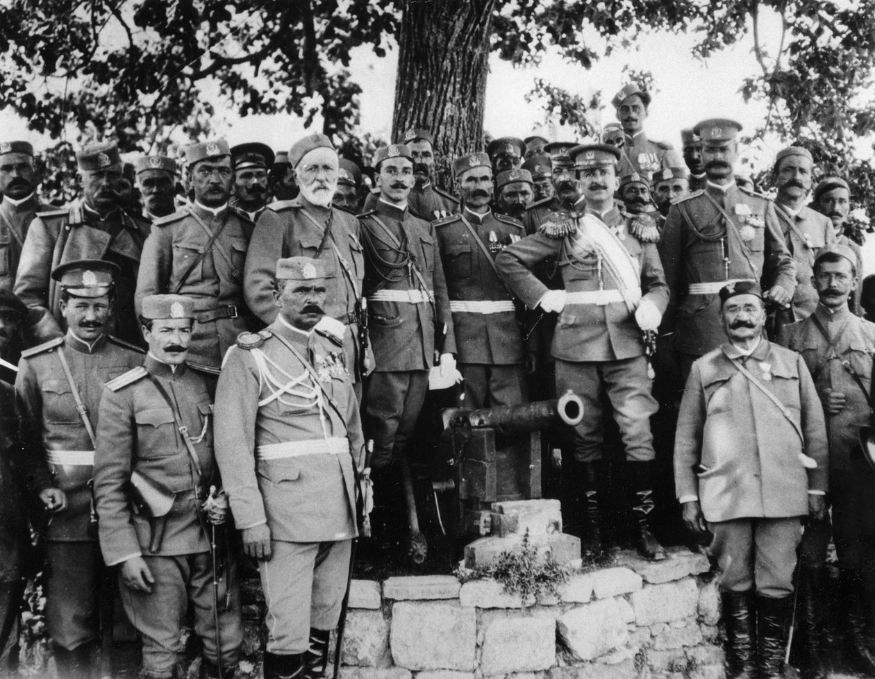 Retrato de grupo em Montenegro, 1913 de English Photographer