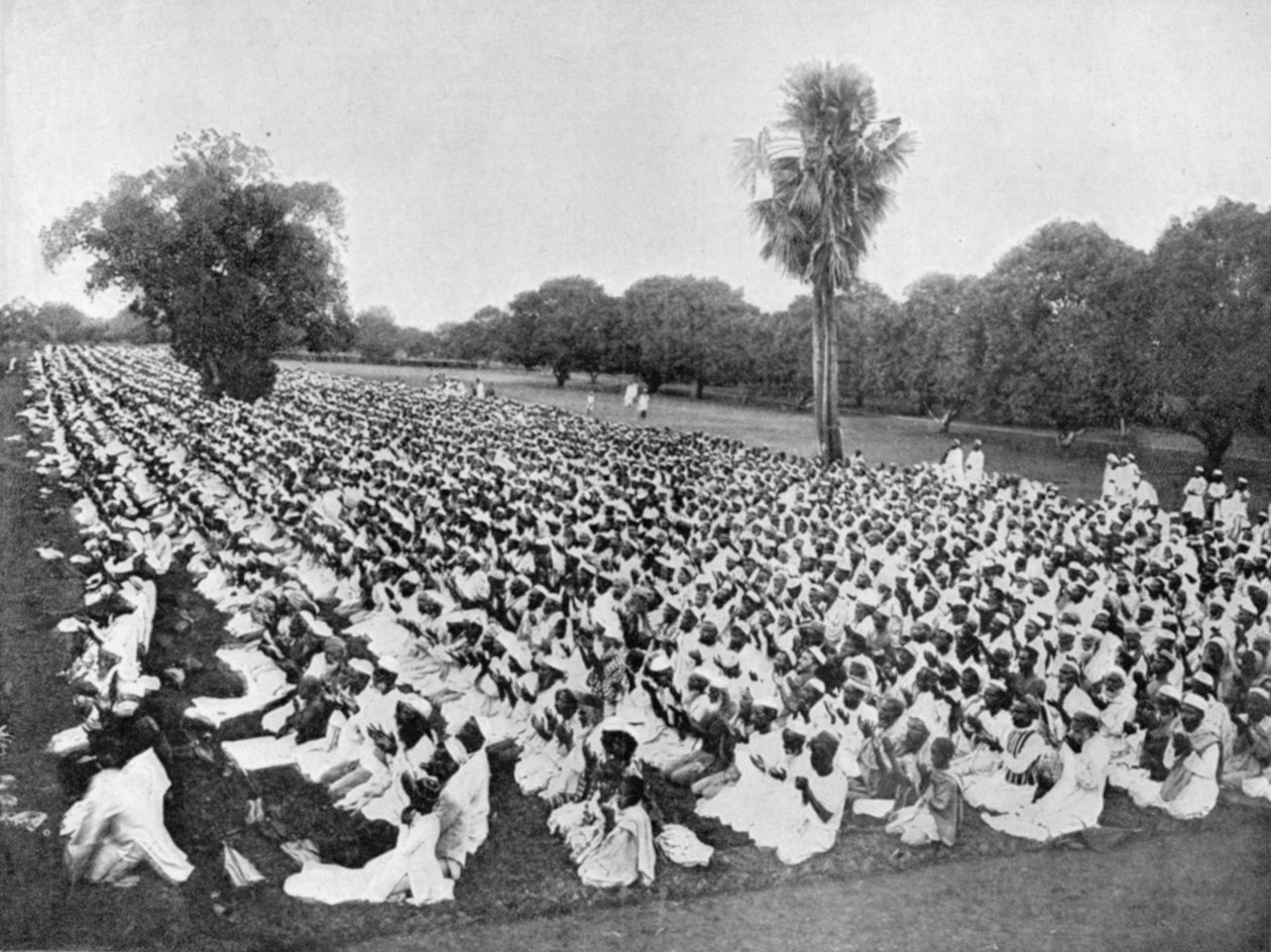 Muçulmanos indianos leais: orações após o Grande Encontro em Dacca, ilustração de The Graphic October 27th 1906 de English Photographer