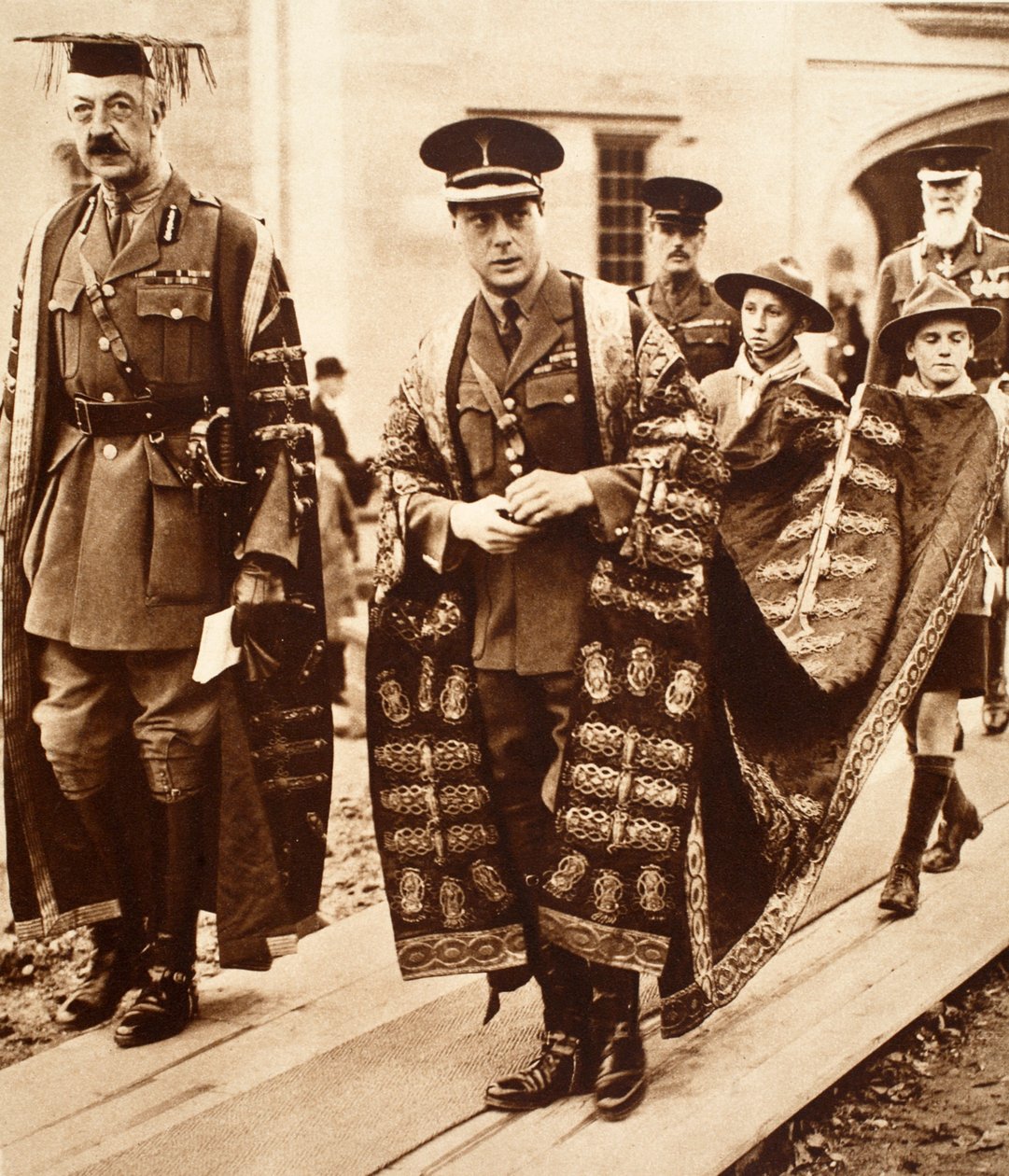Rei Edward VIII como Chanceler da Universidade do País de Gales, Bangor, 1923 de English Photographer
