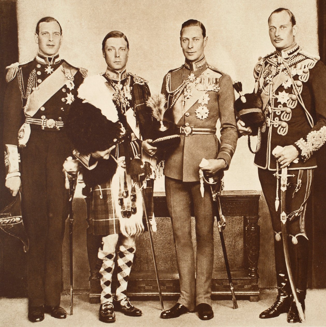 Rei Edward com seus irmãos, década de 1930 de English Photographer