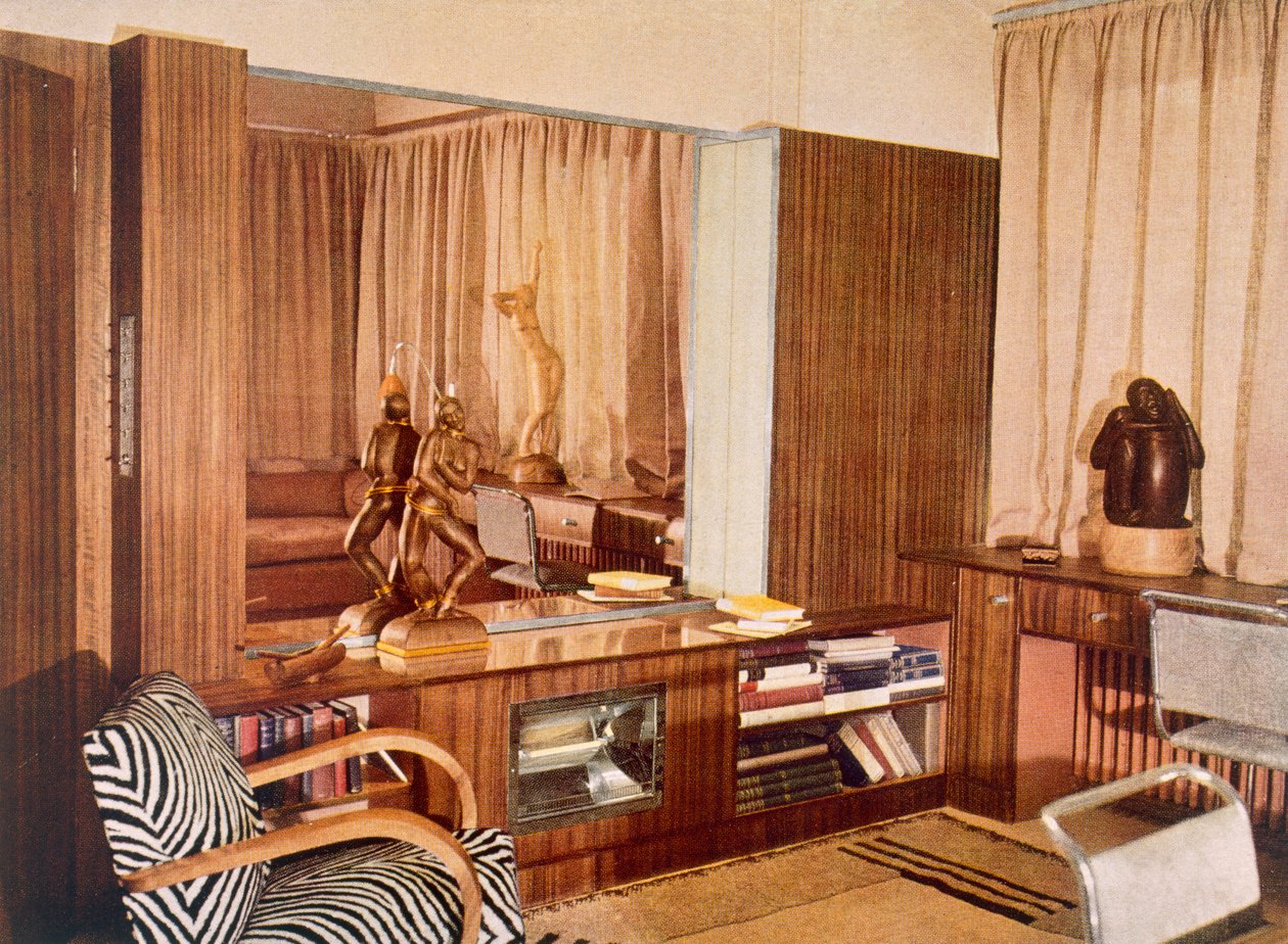 Sala de estar desenhada por Serge Chermayeff para o escultor AG Grinling, de Esquemas de cores para a casa moderna por Derek Patmore, 1933 (foto) de English Photographer