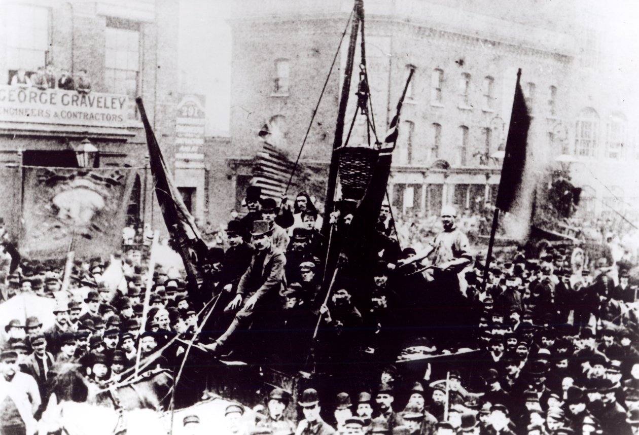 Greve da doca de Londres, 1889 de English Photographer