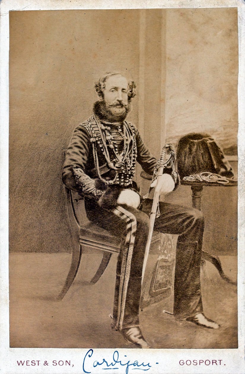 Lord Cardigan (1797-1868) no uniforme do Coronel, 11º (Príncipe Alberts Próprio) Regimento de Hussars, 1855 de English Photographer