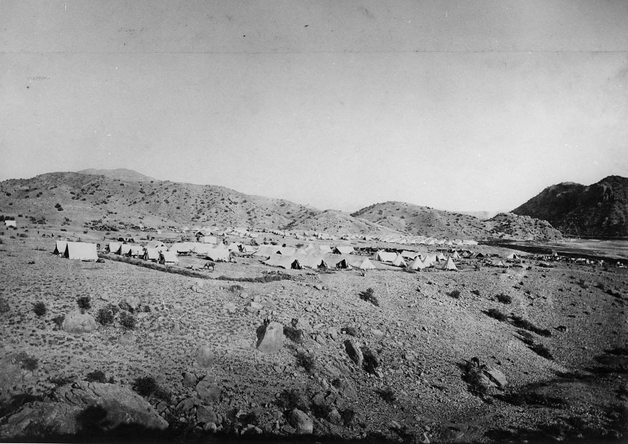 Acampamento militar durante a Segunda Guerra Anglo-Afegã, 1878-80 de English Photographer