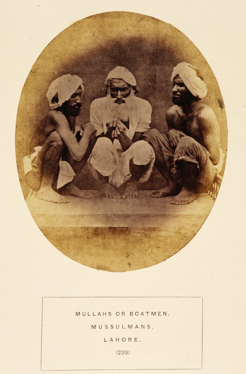 Mullahs ou barqueiros, Mussulmans, Lahore, do povo da Índia, por J. Forbes Watson, publicado em 1868 (albumen print) de English Photographer