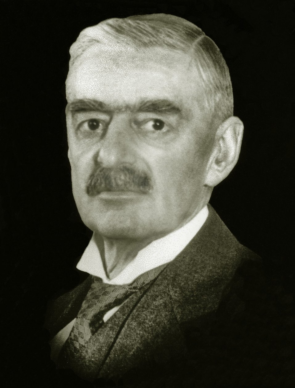 Neville Chamberlain (1869-1940) de English Photographer