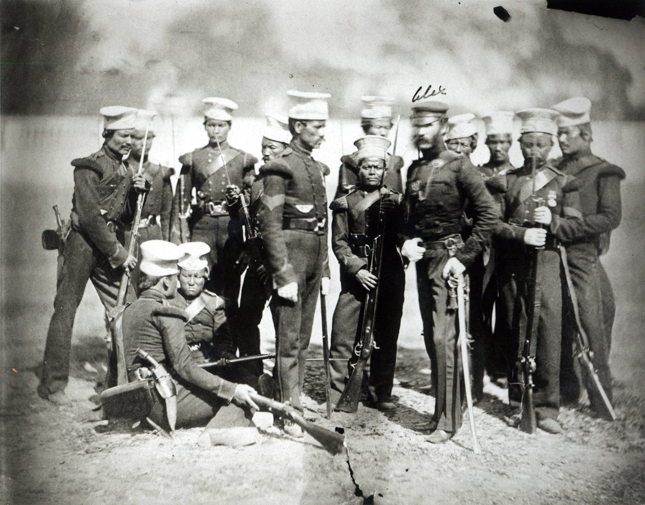 Novo Batalhão de Infantaria Nusseeree e Major A. Bagot, 1857 de English Photographer