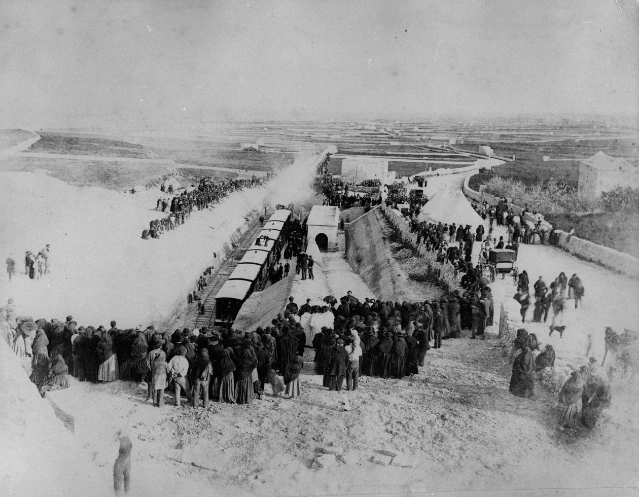Cerimônia de Abertura do Terminal Ferroviário, Citta Vecchia, Malta, 1883 de English Photographer