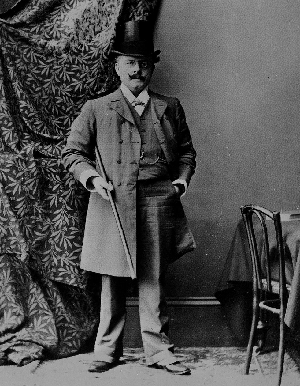 Retrato do Dr. Barnardo de English Photographer
