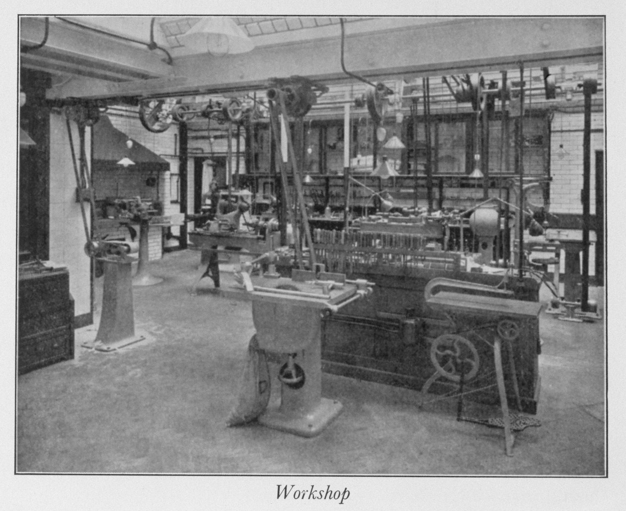 Oficina do subsolo da Royal Institution, década de 1930 de English Photographer