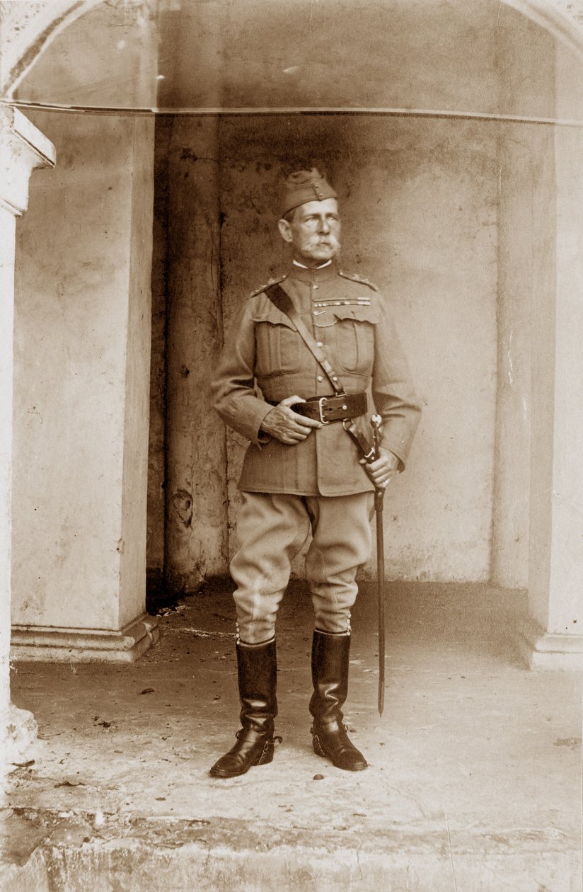 Sir Fred, do coronel Laughton de English Photographer