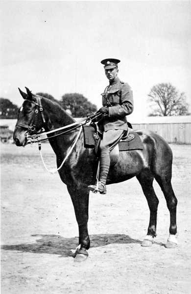 Sargento Major BEG Freeman em Spider, Canterbury 1918 de English Photographer