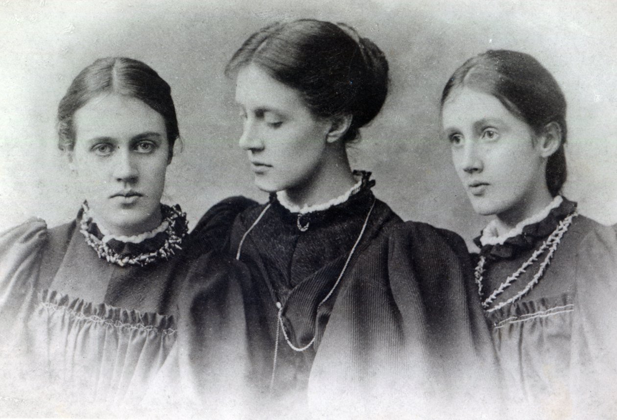 Stella, Vanessa e Virginia Stephen, c.1896 de English Photographer
