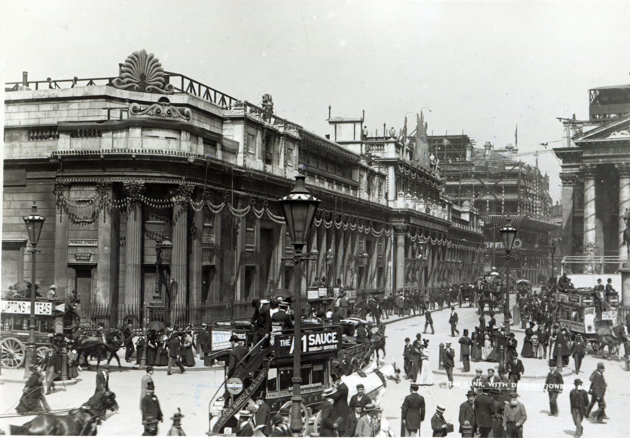 O Banco da Inglaterra decorado para a Rainha Victorias Jubileu de Diamante, 1897 de English Photographer