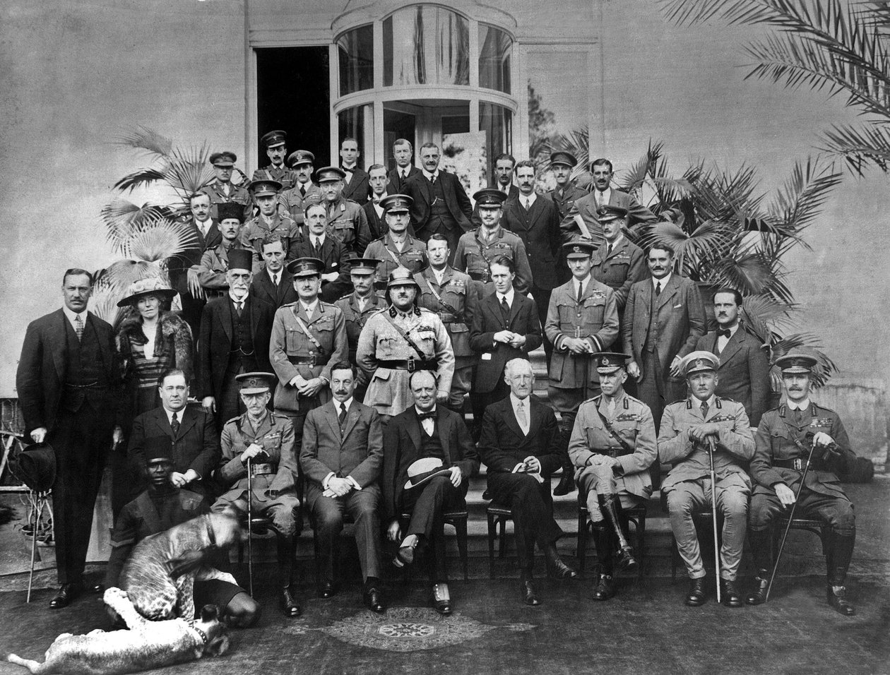 A Conferência do Cairo, 1921 de English Photographer