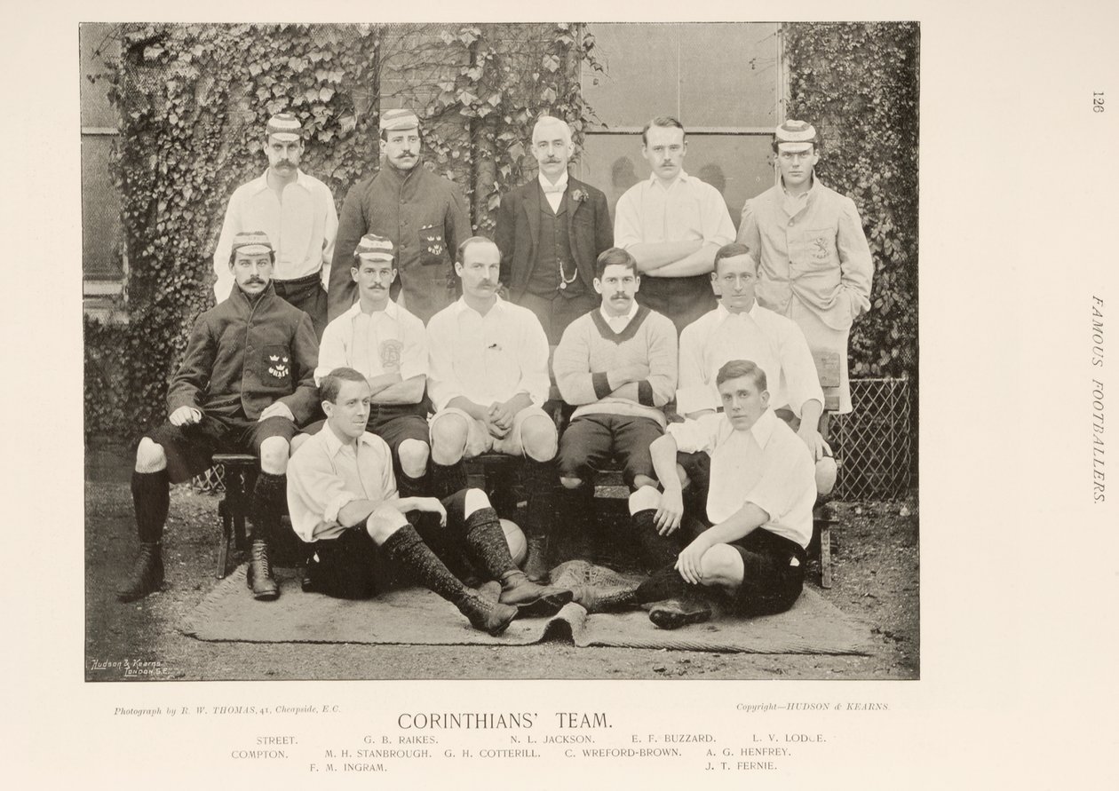 O time de futebol do Corinthians, dos famosos futebolistas, 1895 de English Photographer