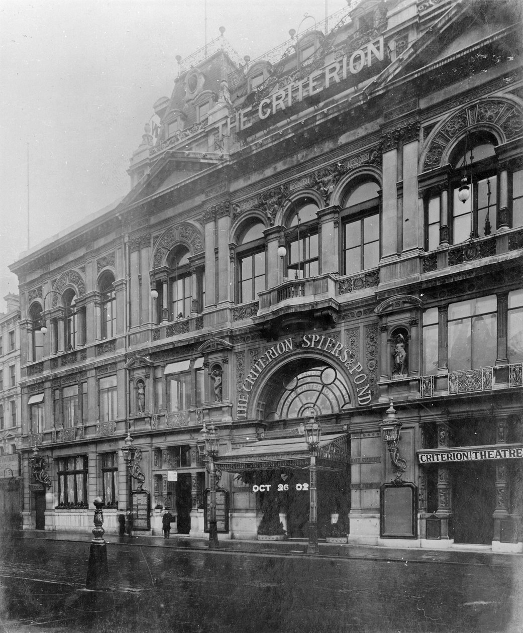 O Restaurante e Teatro Criterion, 1902 de English Photographer