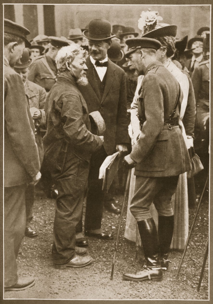 O rei e a rainha conversam com um velho Shipwright em Birkenhead (foto sépia) de English Photographer