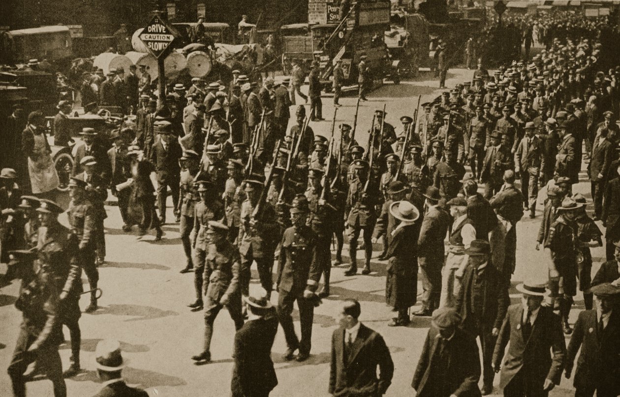 O retorno dos rifles de Londres após serviços esplêndidos na França, 1919 de English Photographer