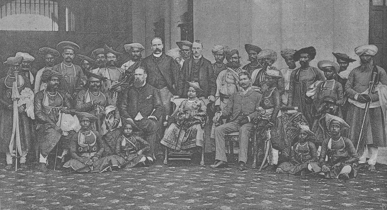 O jovem marajá de Gwalior com seu guardião Sir Lepel Griffin e corte, c.1886 de English Photographer
