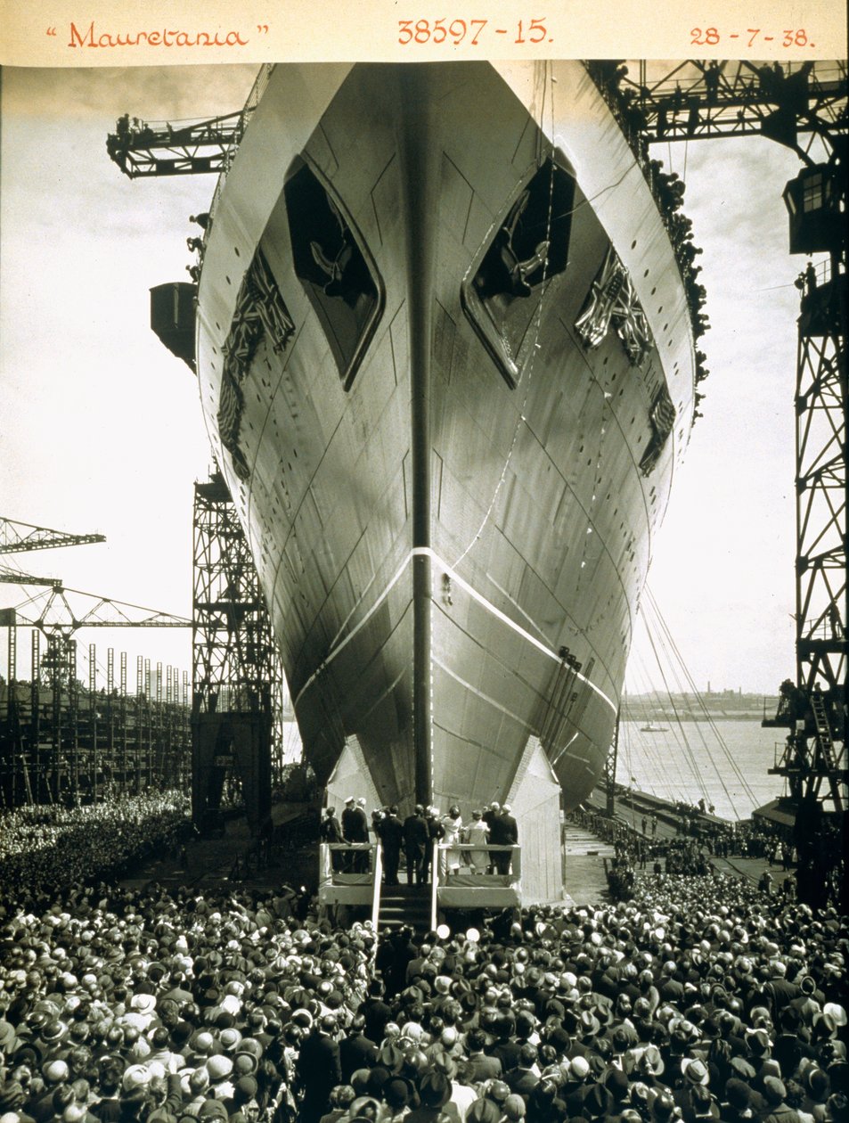 O lançamento do RMS Mauretania, 28 de julho de 1938 de English Photographer
