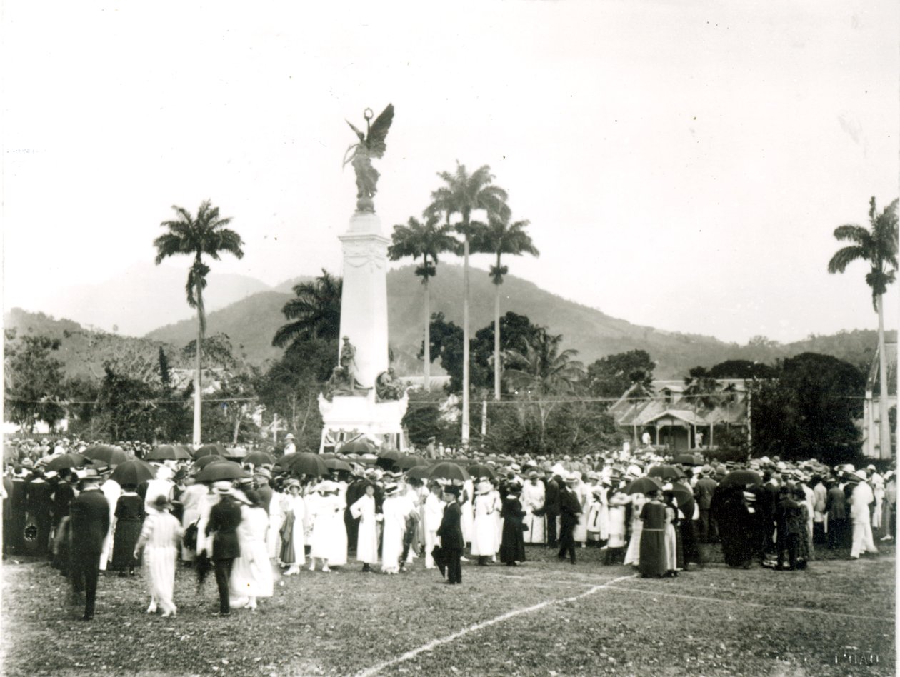 Inauguração do Memorial de Guerra, Porto de Espanha, Trinidad, 1920 de English Photographer