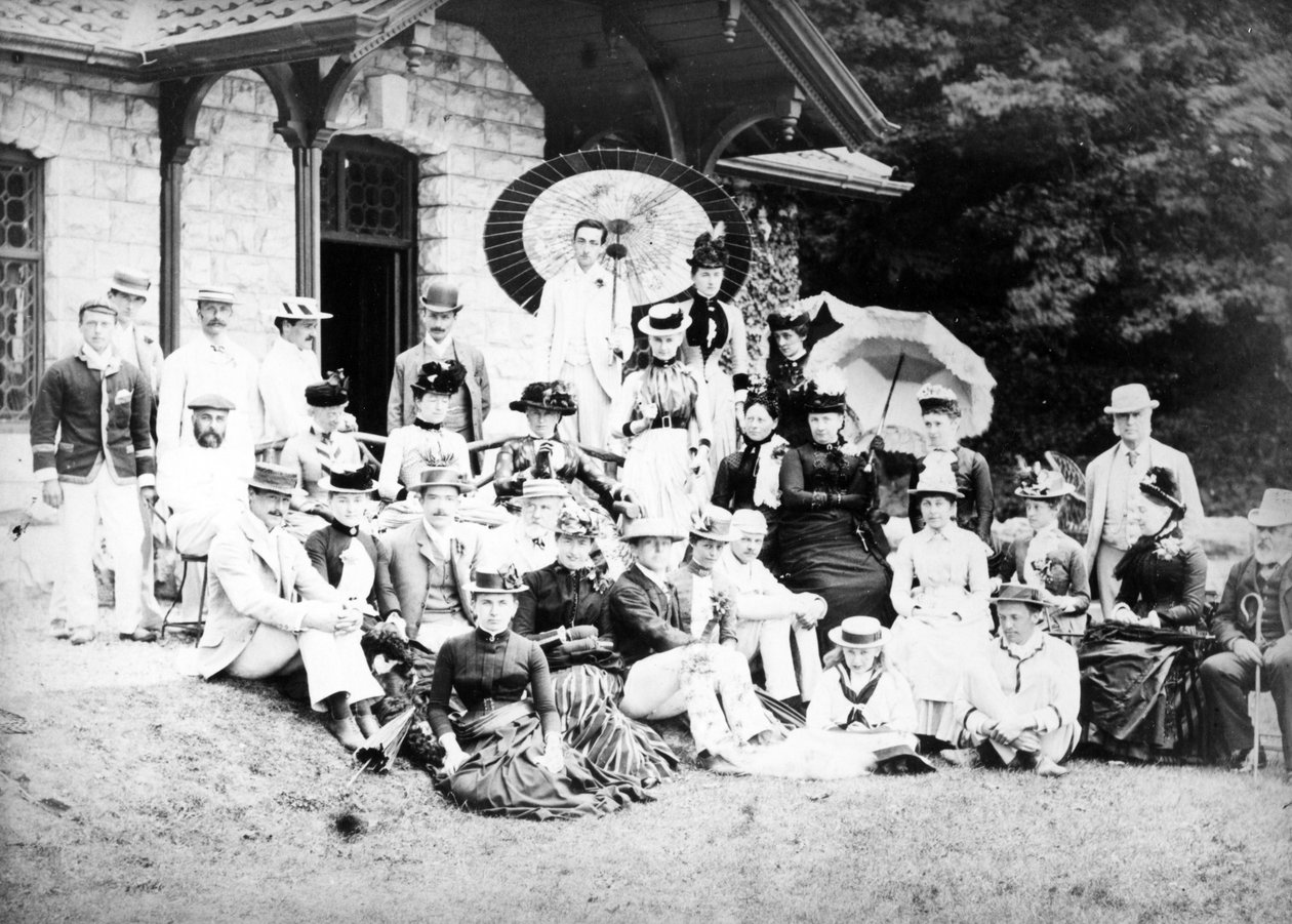 Grupo vitoriano de verão, c.1890 de English Photographer
