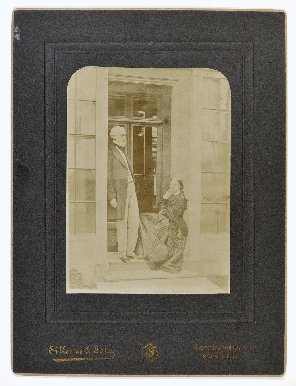 Nós Nightingale e Frances Parthenope, Lady Verney, c.1870 de English Photographer
