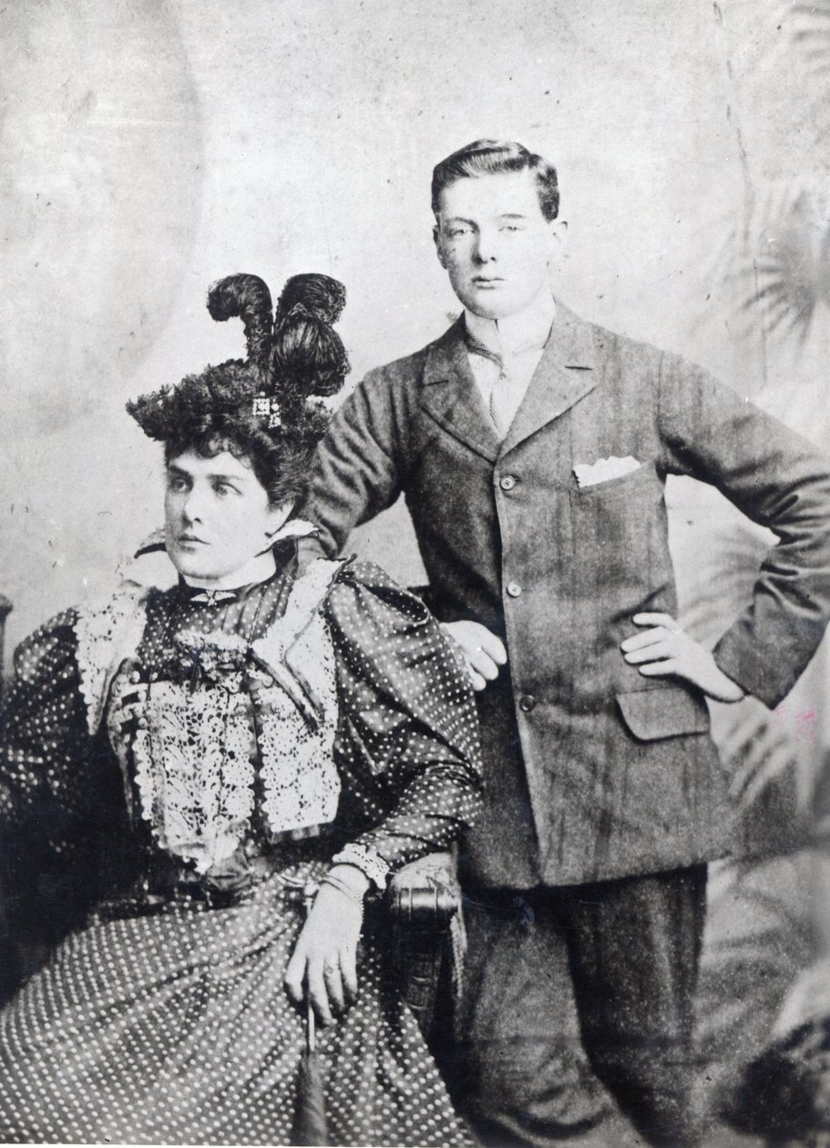 Winston Churchill com sua mãe, Lady Randolph Churchill de English Photographer