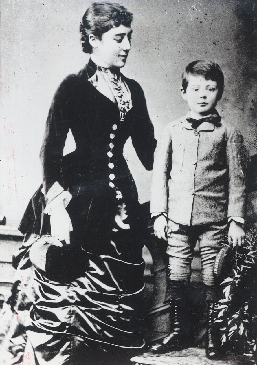 Winston Churchill com sua mãe, Lady Randolph Churchill de English Photographer