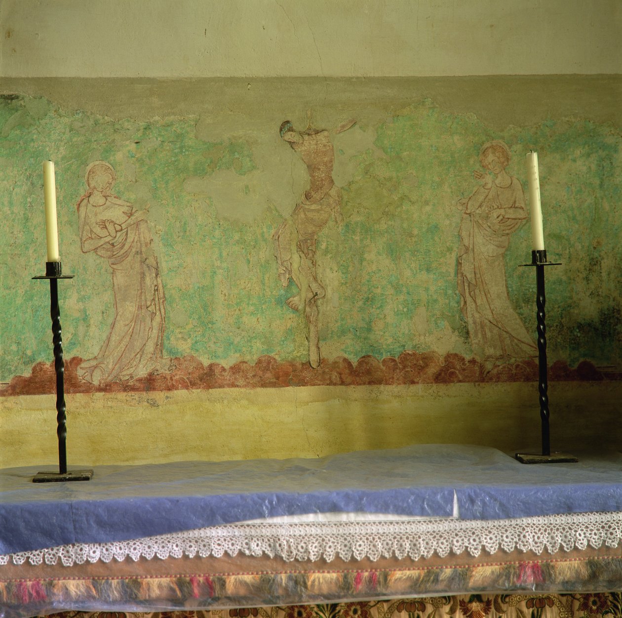Retábulo representando a Crucificação, final do século XIII a início do século XIV (pintura mural) de English School