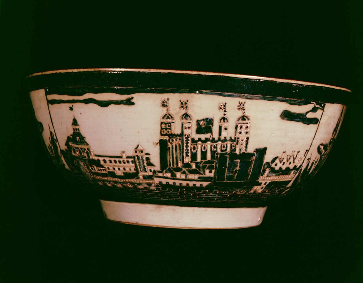 Prato de Delft com vistas da Torre de Londres, vista lateral, c.1600 (cerâmica) de English School