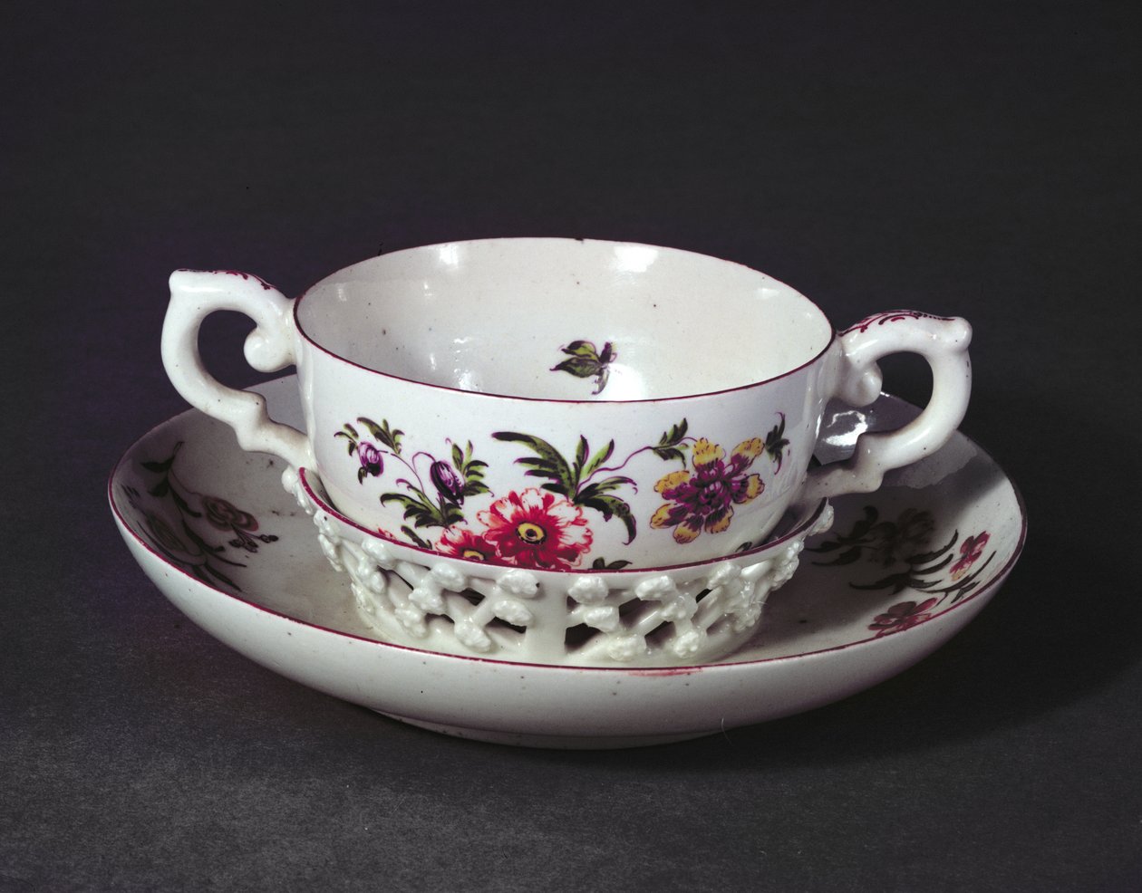 Derby trembleuse xícara e pires, c.1758 (porcelana) de English School