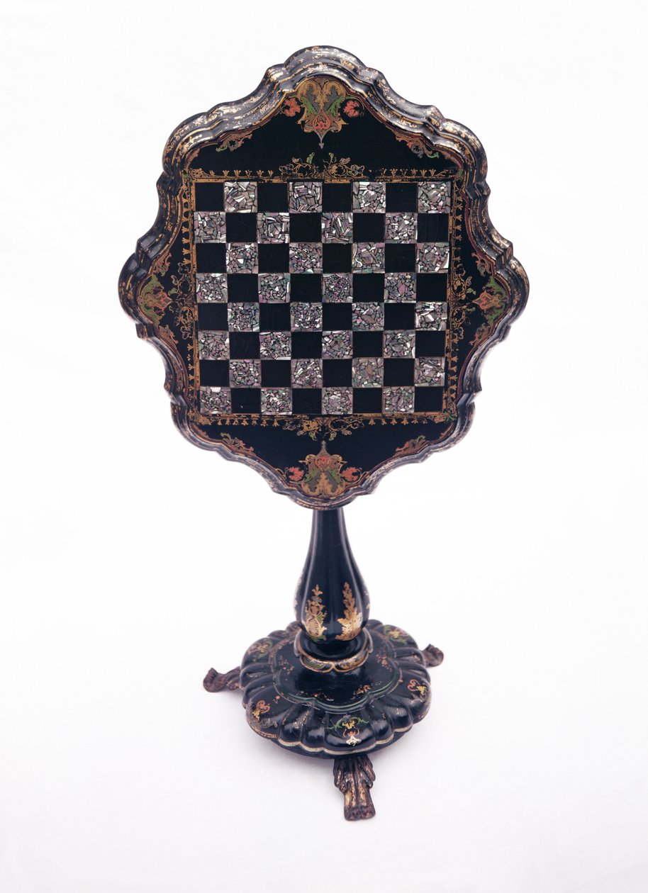 Mesa de jogos, c.1850-60 (papel machê incrustado com madrepérola) de English School