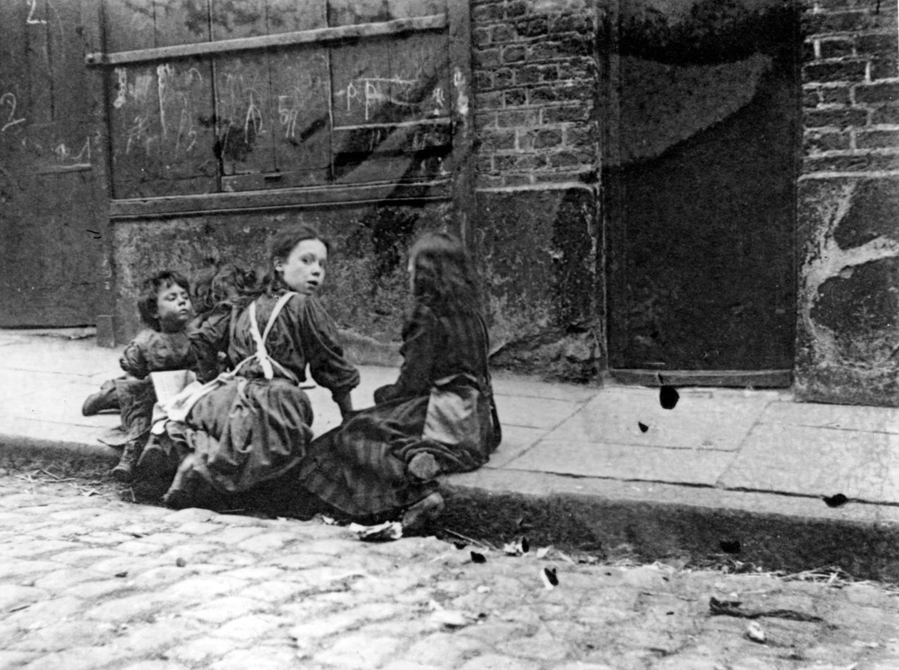 Favelas de Londres, Twine Court de English School