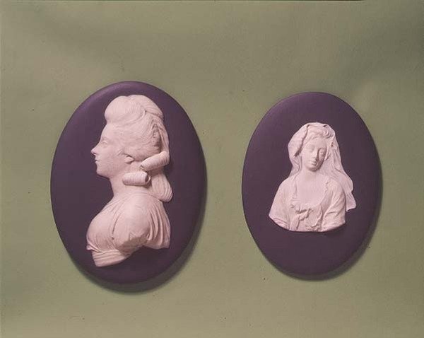 Medalhões de Lady Walpole e a Duquesa de Devonshire, c.1850 (jasperware) de English School