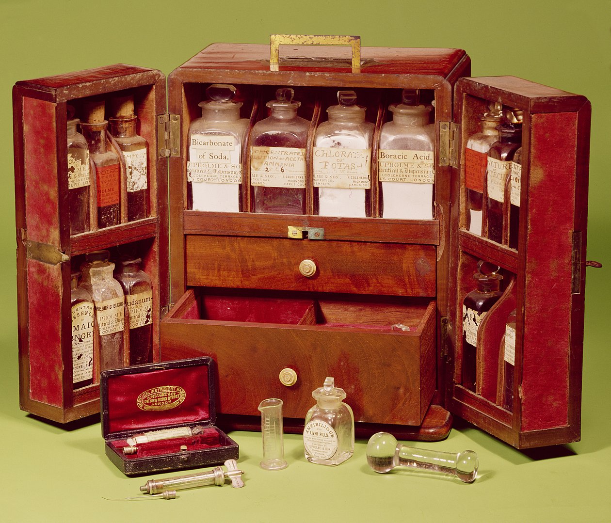 Baú médico da Dinneford Family Chemist (mogno) de English School
