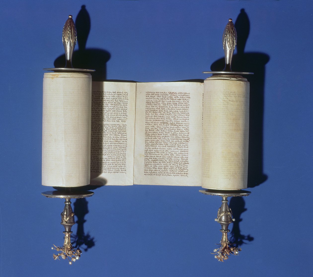 Pergaminho de Torá em Miniatura, 1765 (pergaminho) de English School