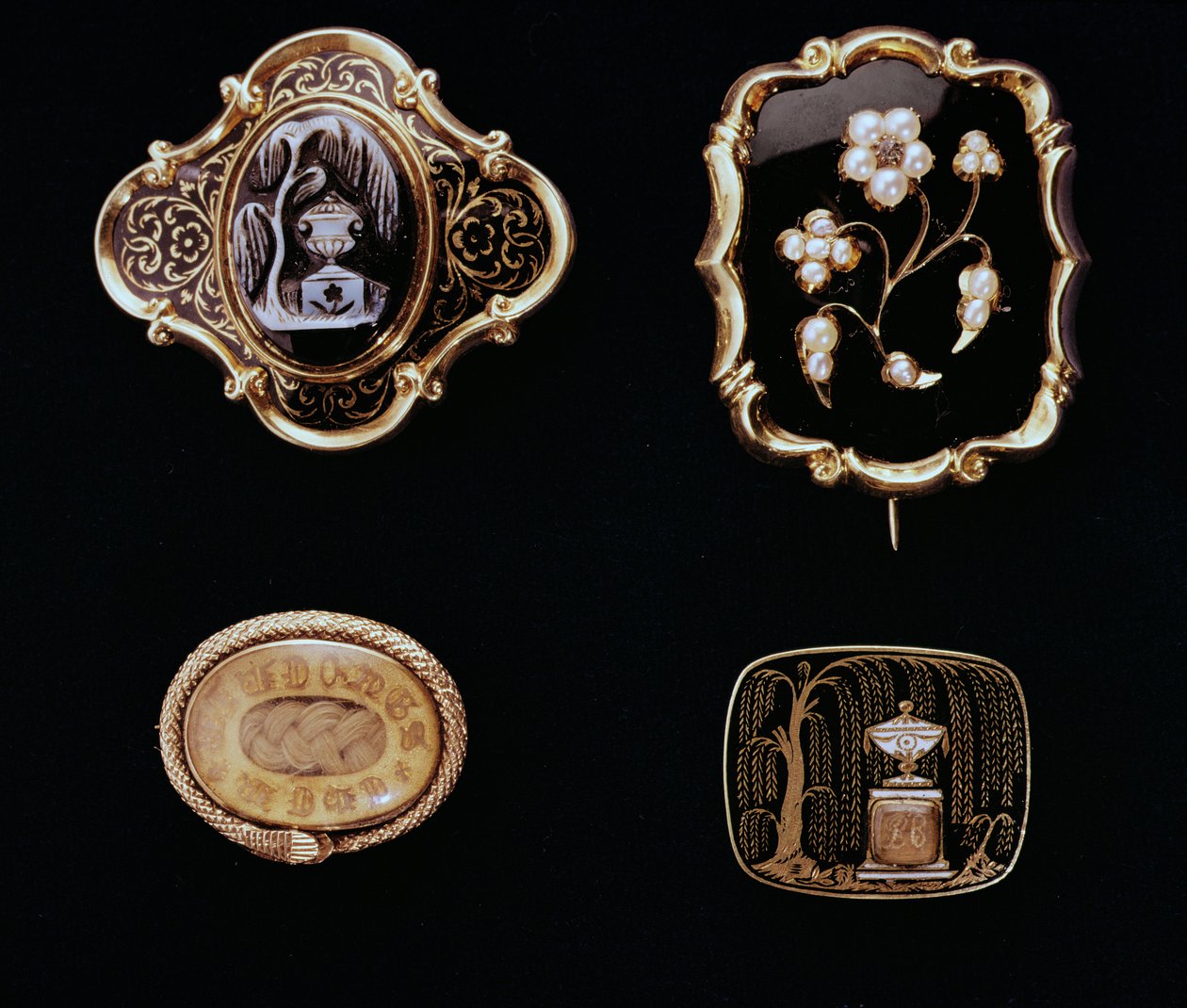 Jóias de luto, broches vitorianos em ouro de English School