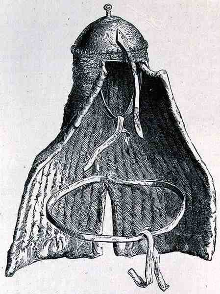 Capacete núbio, de A História da Humanidade, Vol.III, do Prof. Friedrich Rayzel, 1898 de English School