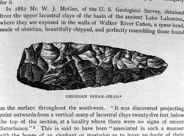 Cabeça da lança de obsidiana, encontrada nos sedimentos de Lahontan, da história narrativa e crítica de América, bar. em 1889 de English School