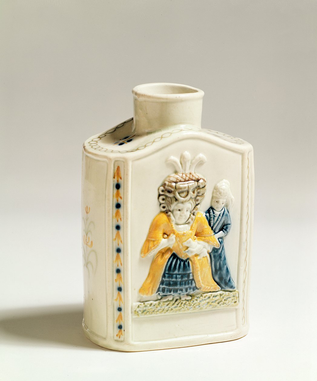 Prattware chá caddy, decorado com caricaturas de moda feminina, c.1790-1800 (cerâmica) de English School