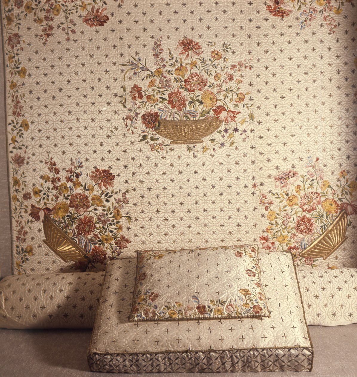 Tapeçarias de cetim bordadas, 1717 (cetim) de English School