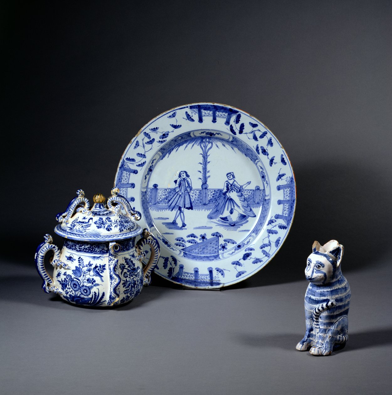 Seleção de Delftware, c.1670 (cerâmica) de English School