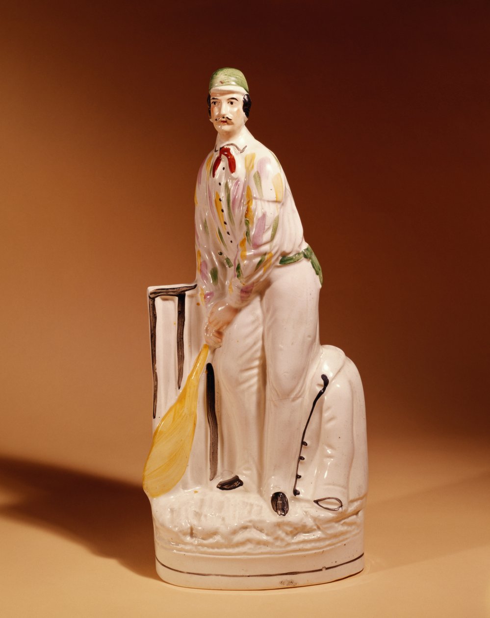Figura de Staffordshire de um jogador de cricket, 1865 de English School